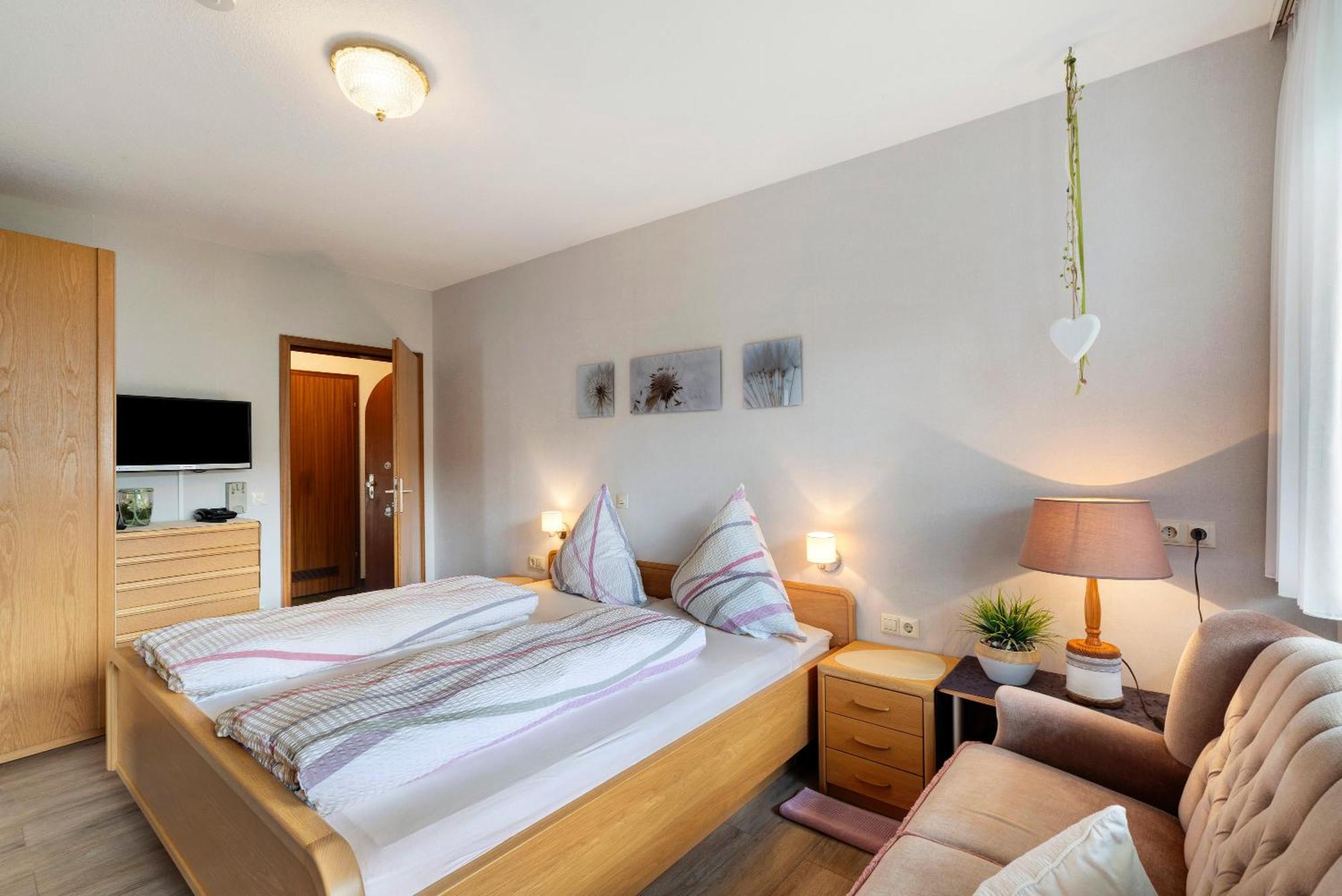 フロイデンシュタットHaus Seilerアパートメント エクステリア 写真